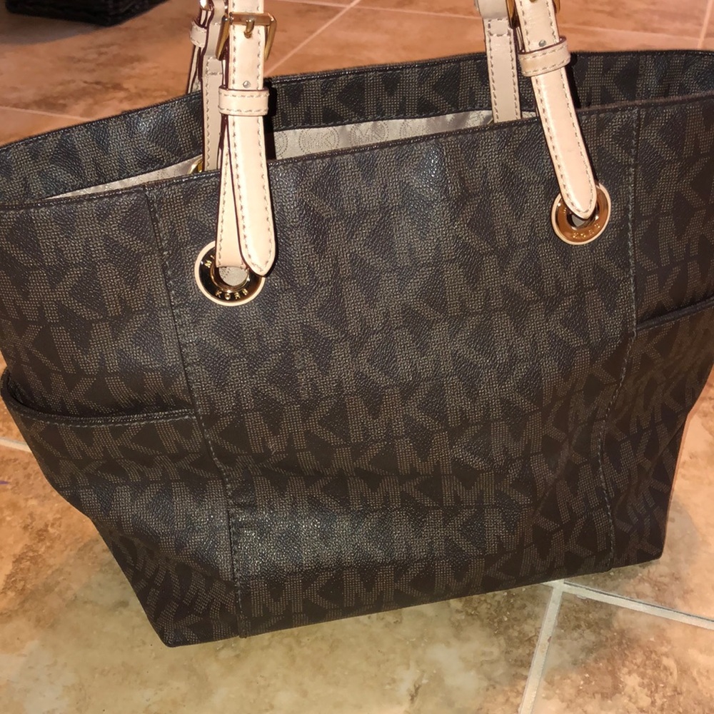 Michael Kors π - Picture 3 of 8